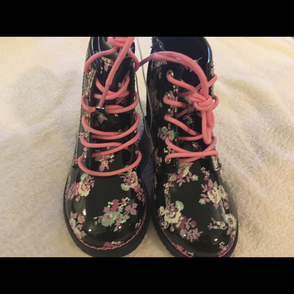 Children's Place combat boots girl size 10